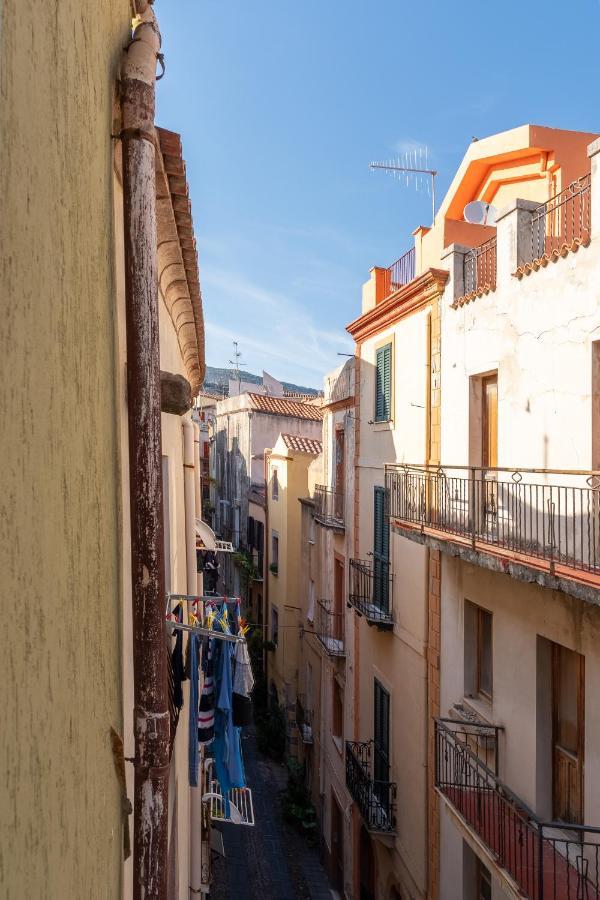 Casa Rocca Apartment Bosa Bagian luar foto