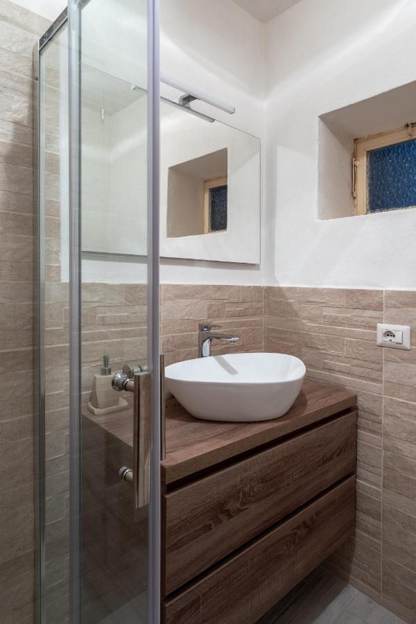 Casa Rocca Apartment Bosa Bagian luar foto