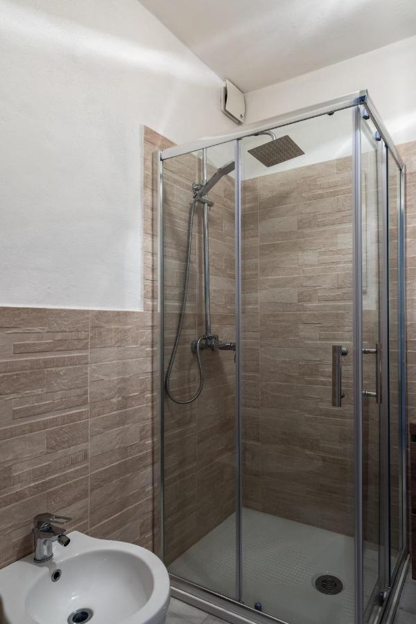 Casa Rocca Apartment Bosa Bagian luar foto