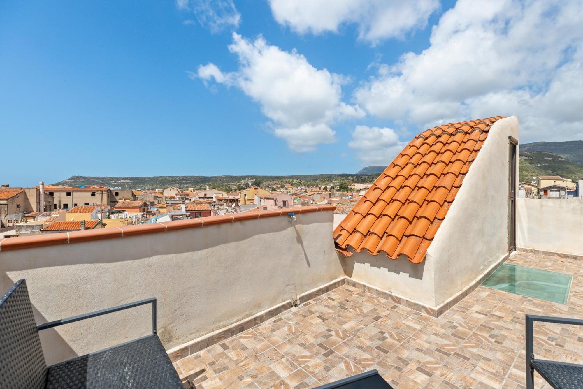 Casa Rocca Apartment Bosa Bagian luar foto