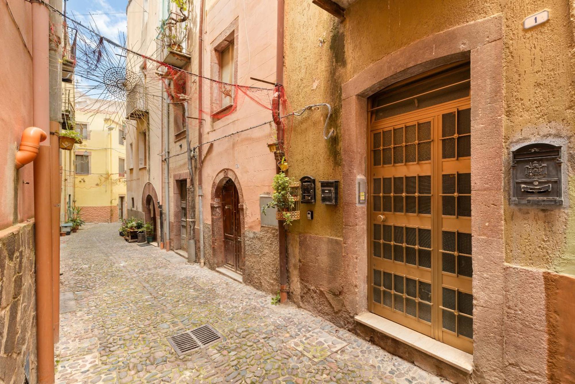 Casa Rocca Apartment Bosa Bagian luar foto